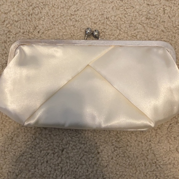 Never used night out purse. Off white. - Picture 7 of 8
